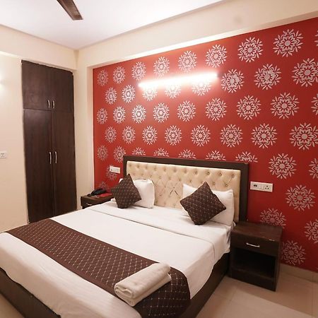 Hotel Tourist Palace New Delhi Exterior photo