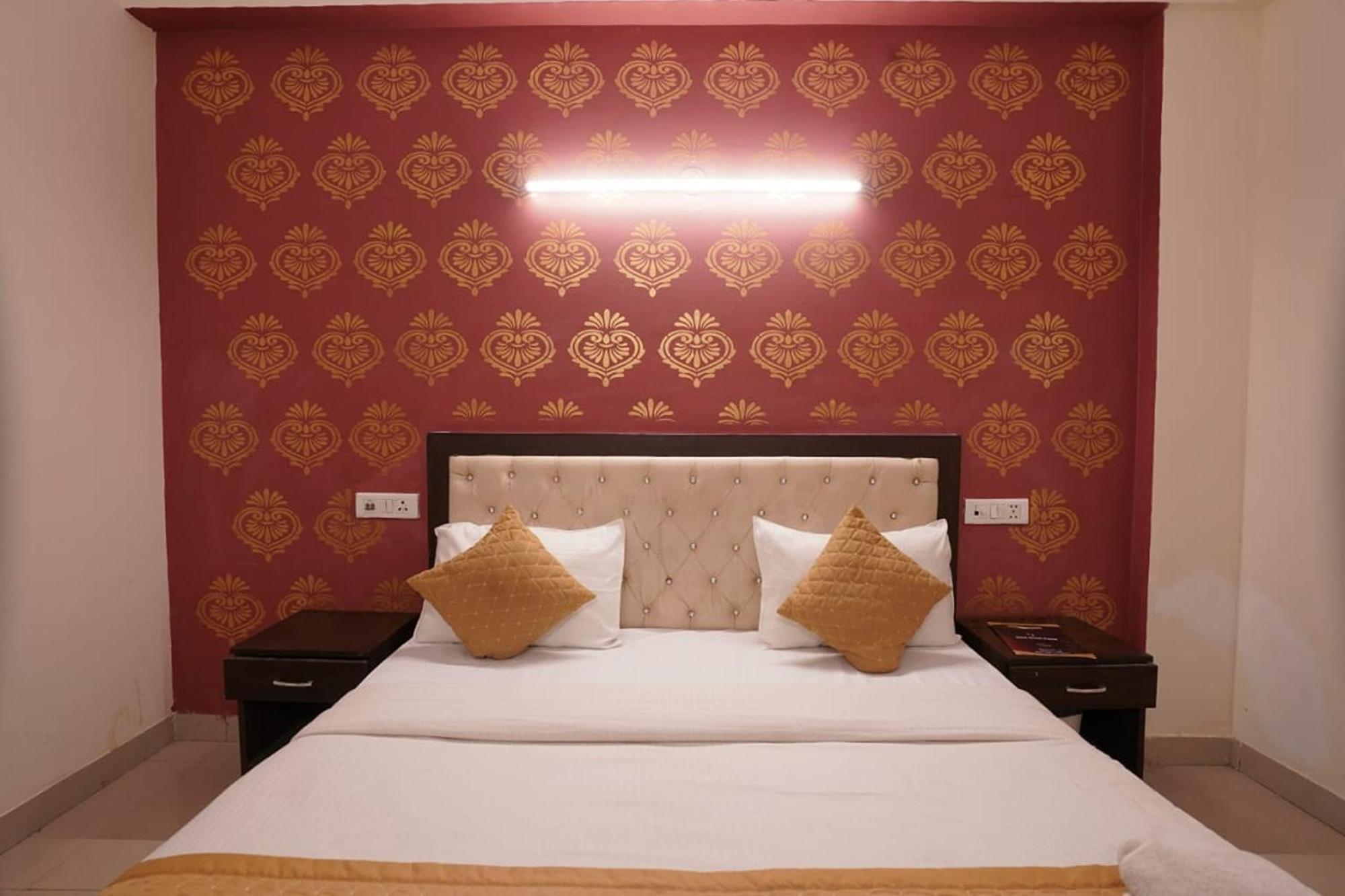 Hotel Tourist Palace New Delhi Exterior photo