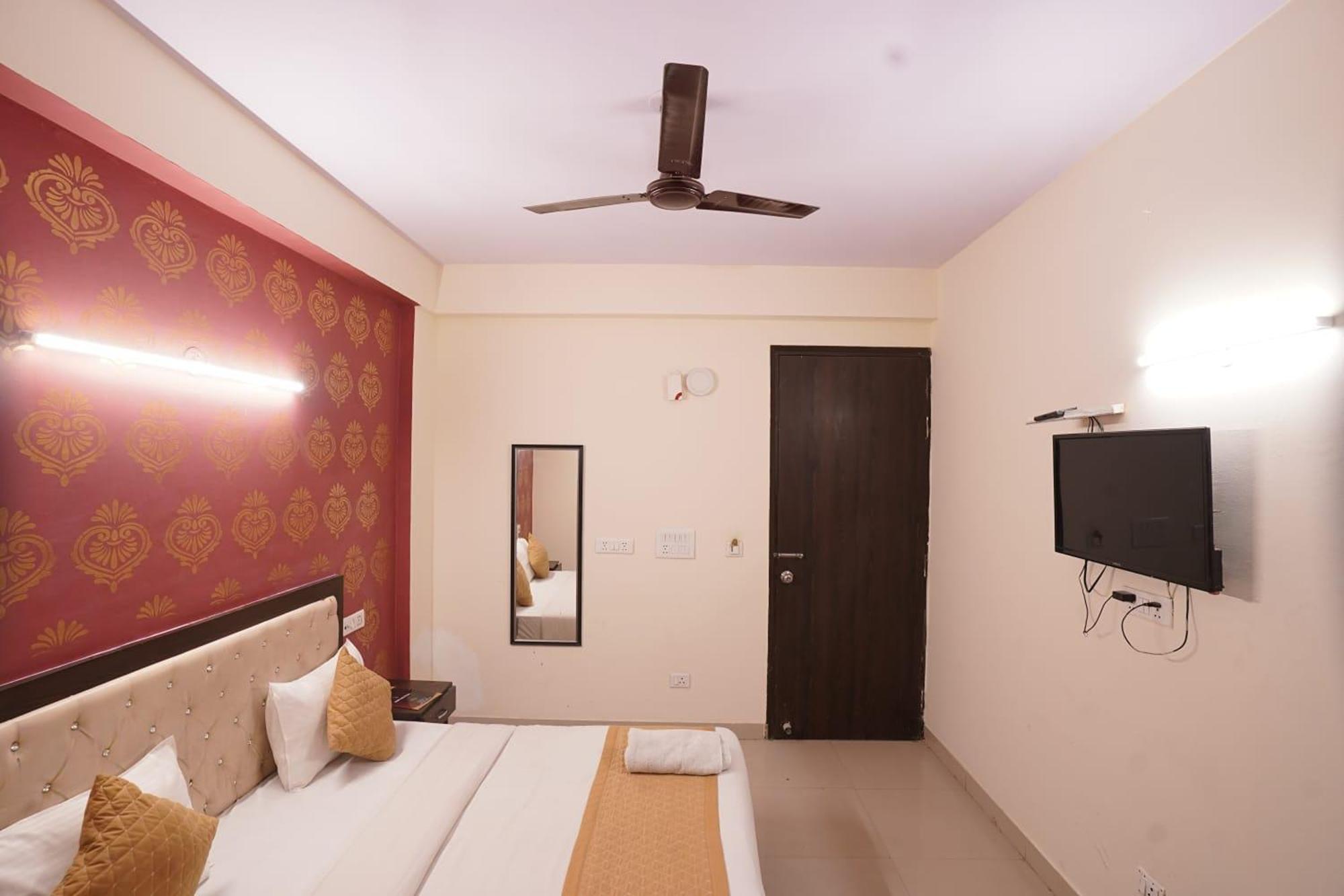 Hotel Tourist Palace New Delhi Exterior photo