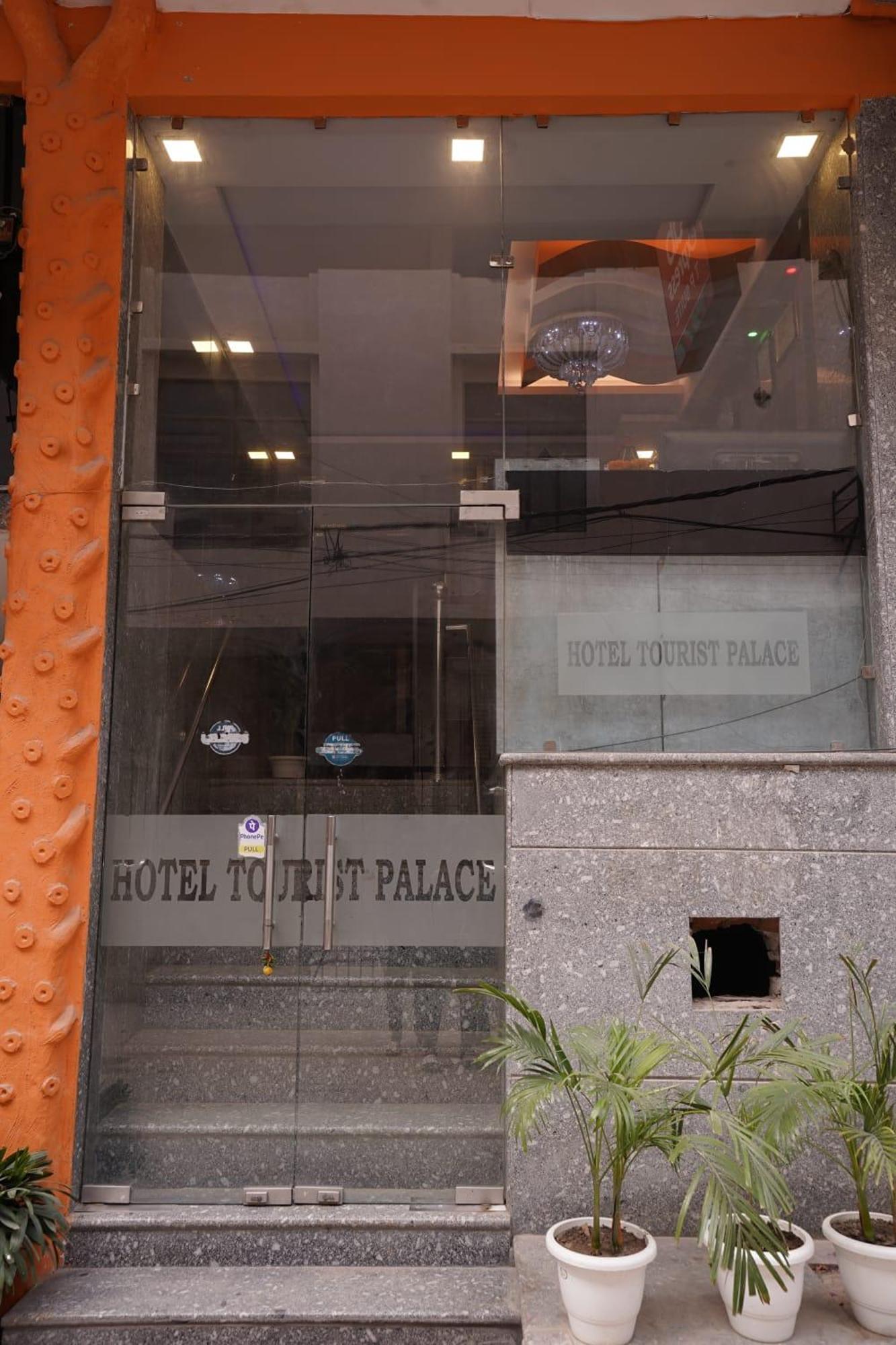 Hotel Tourist Palace New Delhi Exterior photo