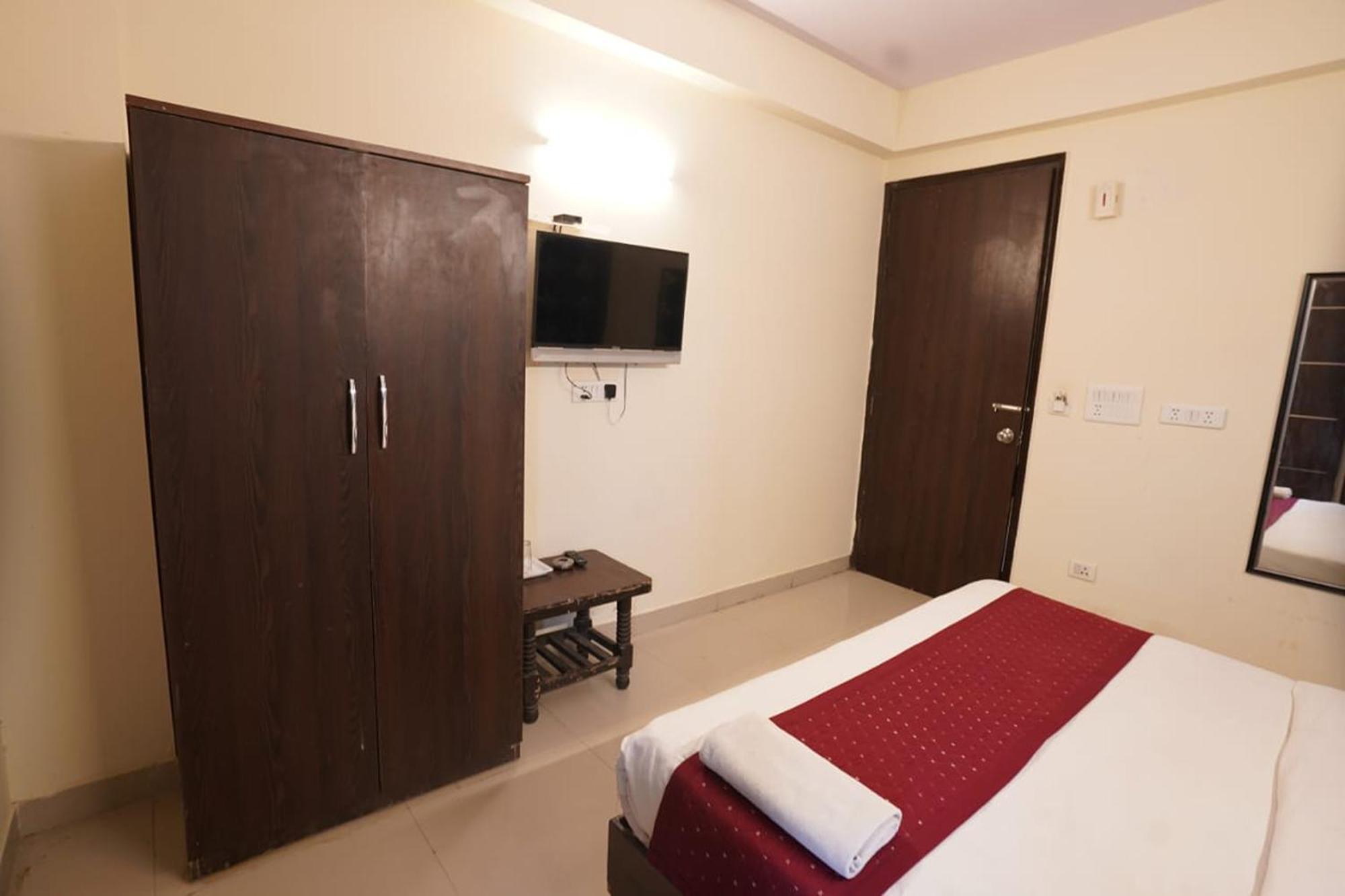 Hotel Tourist Palace New Delhi Exterior photo