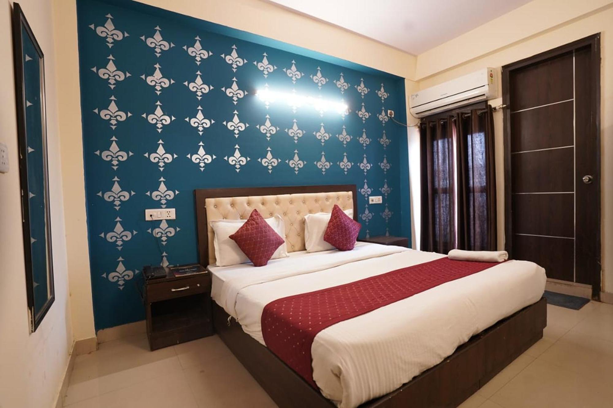 Hotel Tourist Palace New Delhi Exterior photo
