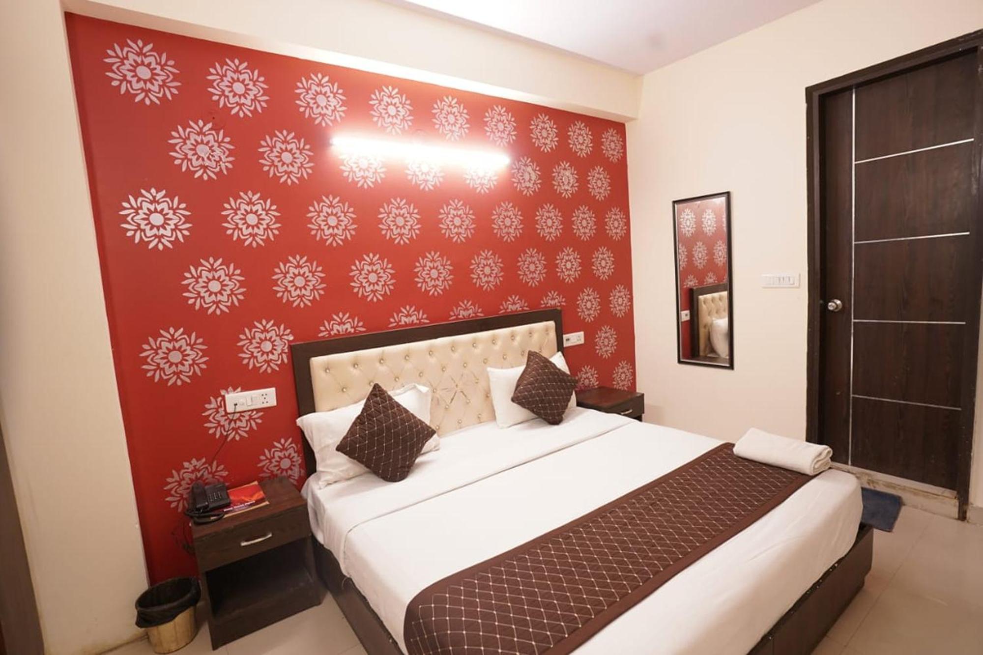 Hotel Tourist Palace New Delhi Exterior photo