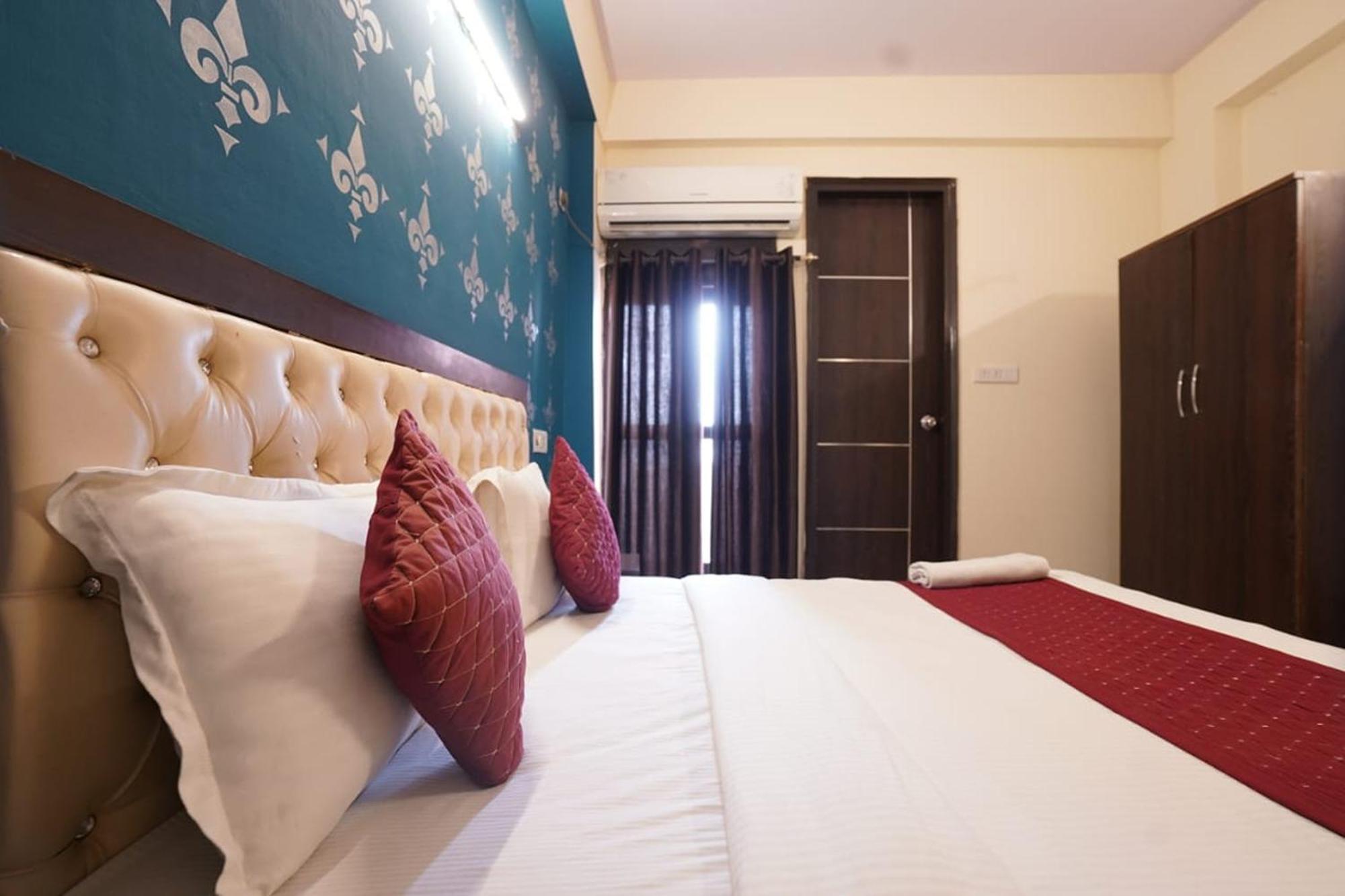 Hotel Tourist Palace New Delhi Exterior photo