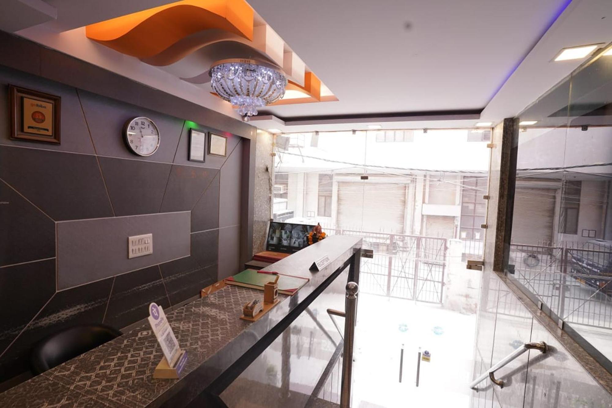 Hotel Tourist Palace New Delhi Exterior photo